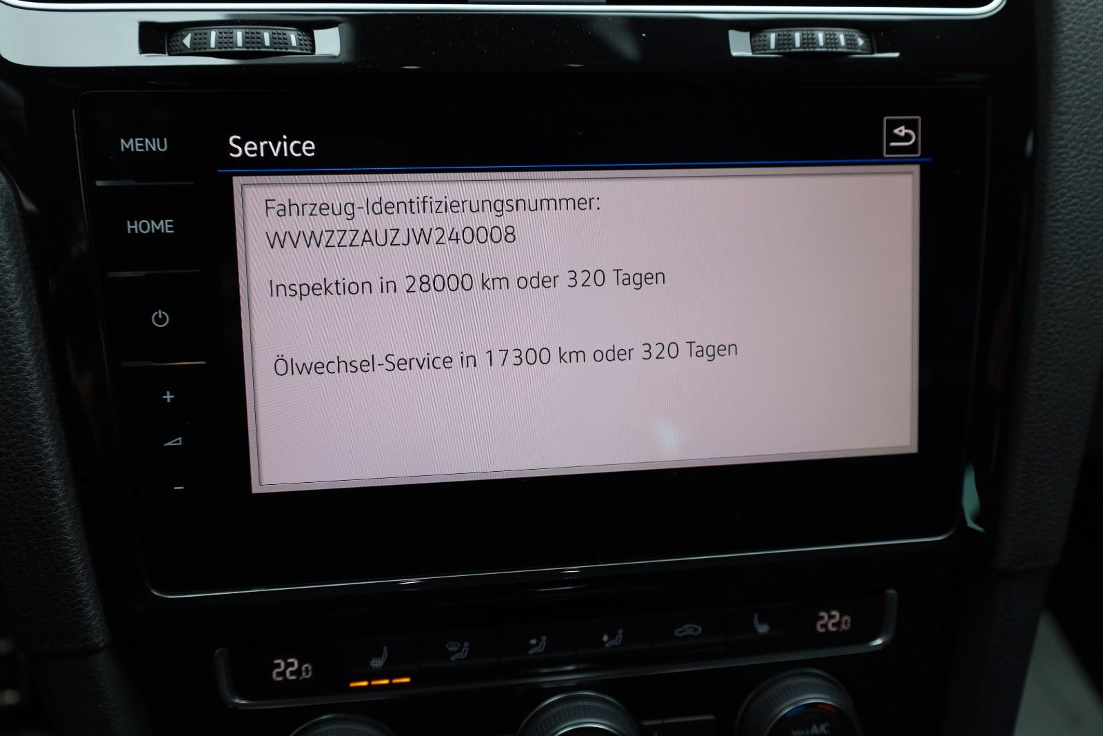Fahrzeugabbildung Volkswagen Golf VII Lim. R 4M Navi,LED,PDC,Kamera,SH,SR+WR