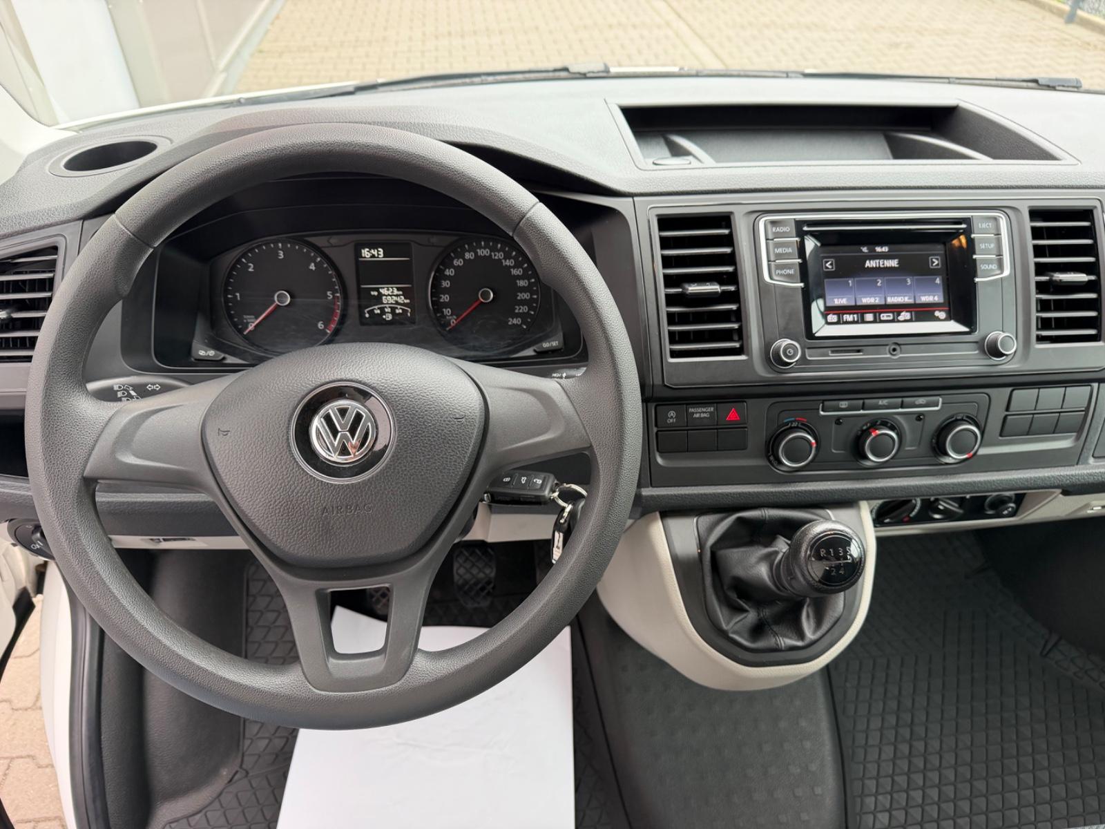 Volkswagen T6 2.0 TDI 9-SITZER Klima PDC AHK 1.Hand 69000km