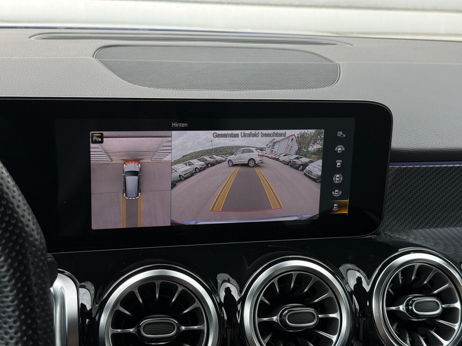 Fahrzeugabbildung Mercedes-Benz GLB 35 AMG 4Matic ACC Burmester 360°K Pano Night