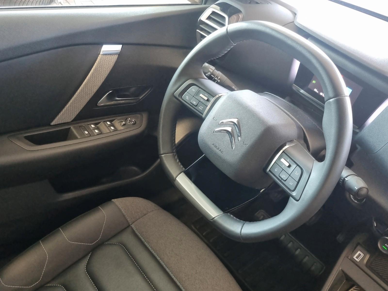 Citroën C4 Lim. Plus*LEDER*NAVI*KAMERA*PDC*TEMPOMAT*LED*