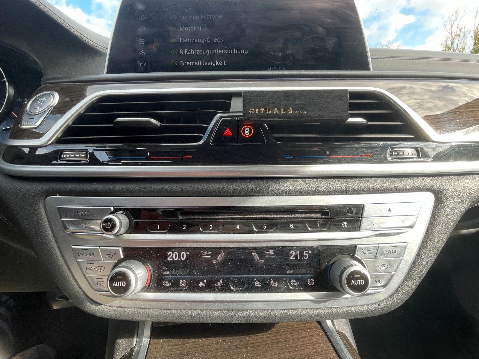 Fahrzeugabbildung BMW 740 L d xDrive*MASS*HU*H&K*SHD