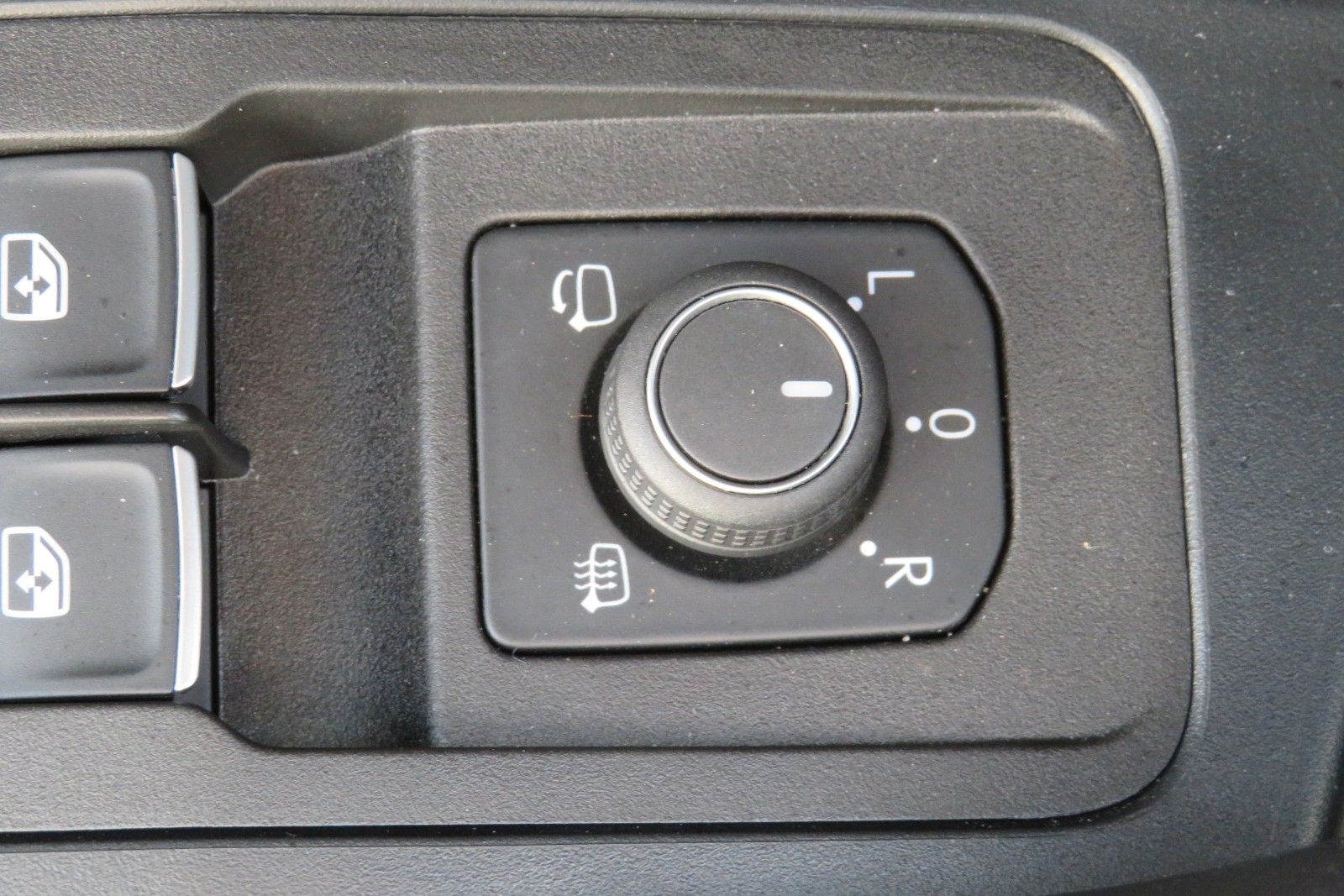 Fahrzeugabbildung Volkswagen T-Roc Style KAMERA ACC NAVI APP SITZH DIGI-COPI