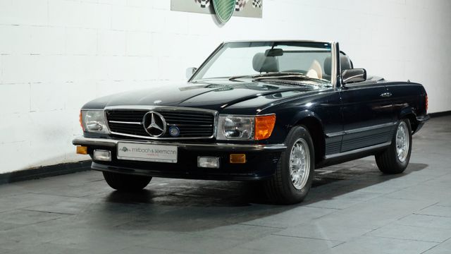 Mercedes-Benz 380 SL in schöner Farbkombination!