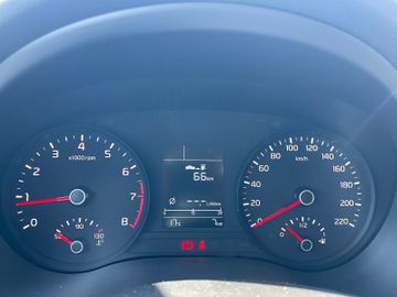 Fahrzeugabbildung Kia Stonic Edition 7