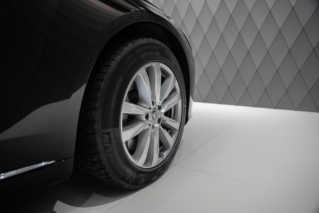 S 680 GUARD 2026 BLACK / BLACK - Bild 8