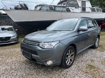 Mitsubishi Outlander - 1