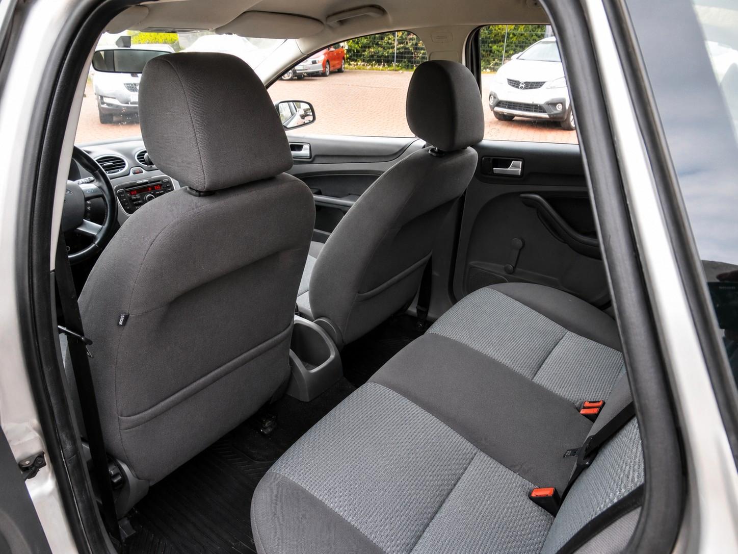 Ford Focus 2007 — photo 10