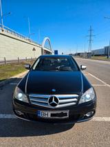 Mercedes-Benz C350 - schwarze Mercedes-Benz 350
