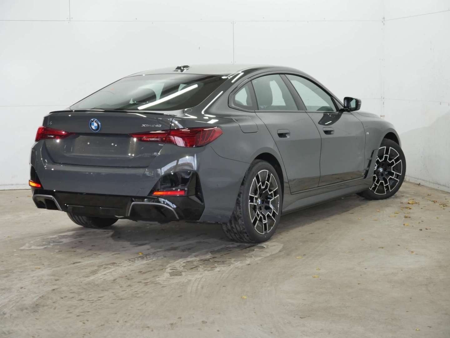 Fahrzeugabbildung BMW i4 xDrive40 M Sportpaket Pro, Glasdach, Touring