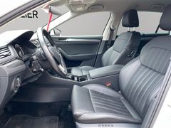 SKODA Superb Combi Premium 1. Hand|Massage|ACC|AHK|PDC