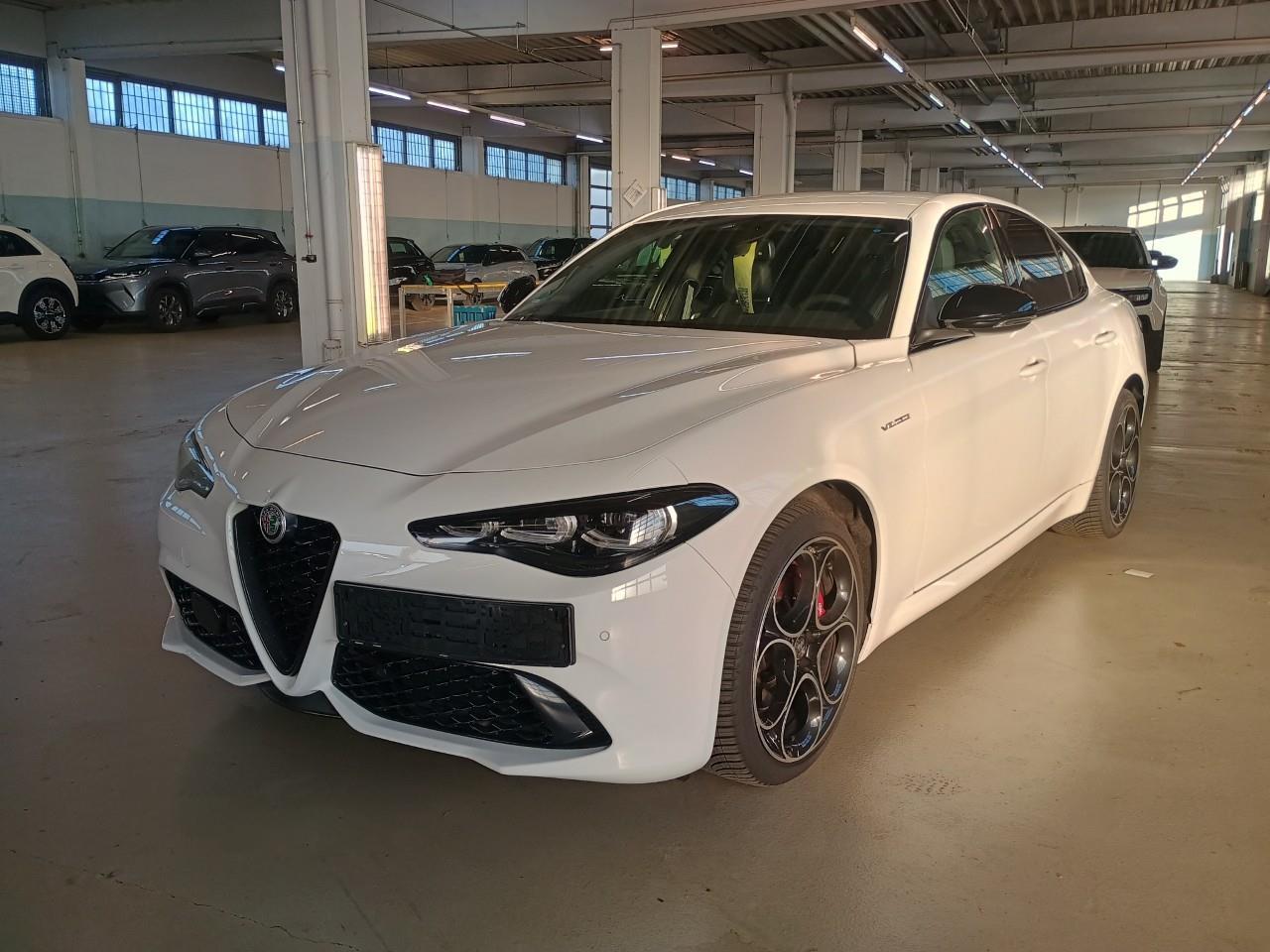 Alfa Romeo Giulia Veloce Q4 LED-MATRIX+ACC+KAM+SHZ+LEDER+, миниатюра 2