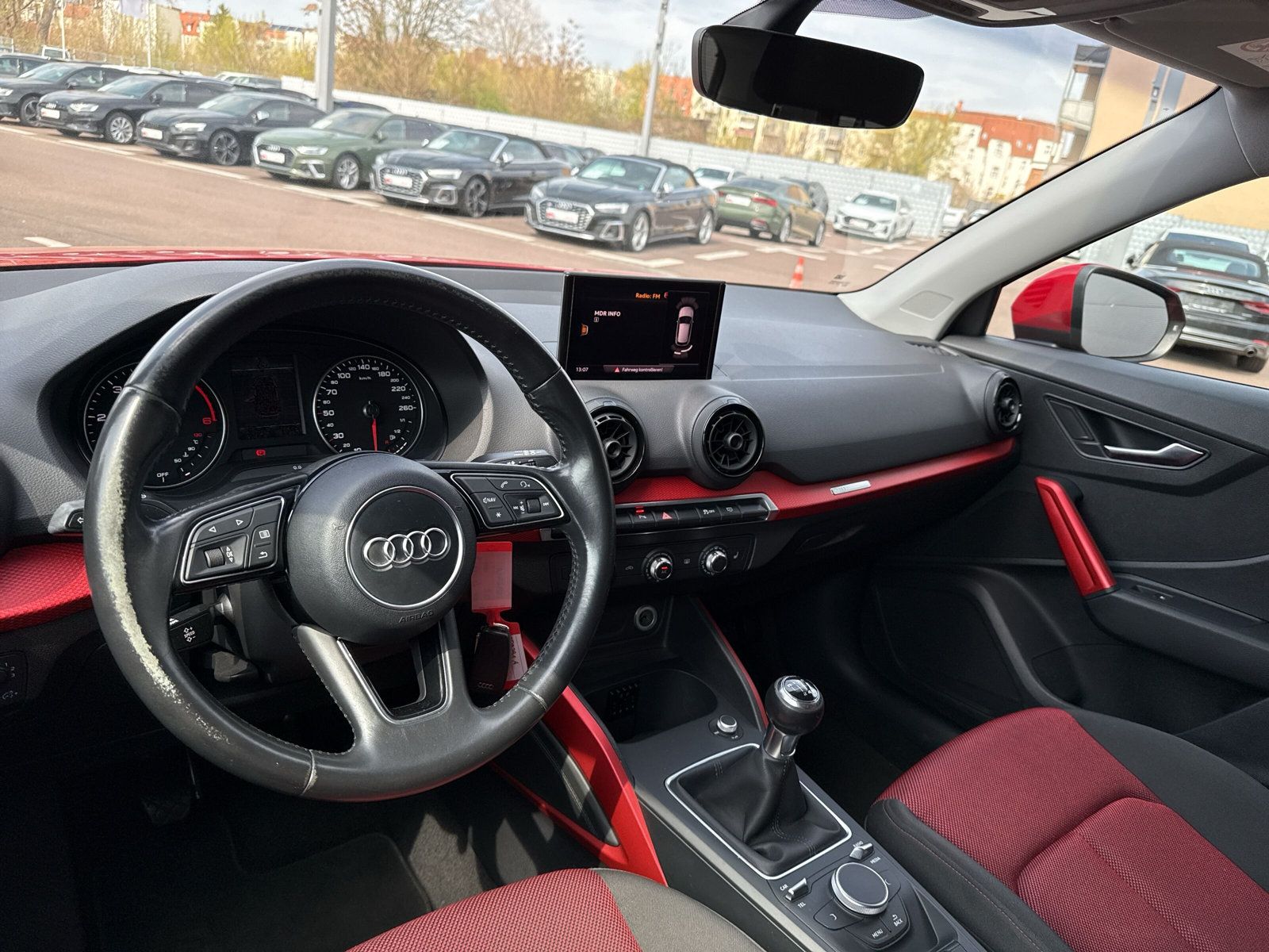 Fahrzeugabbildung Audi Q2 1.6 TDI Klima AHK Fahrschulwagen