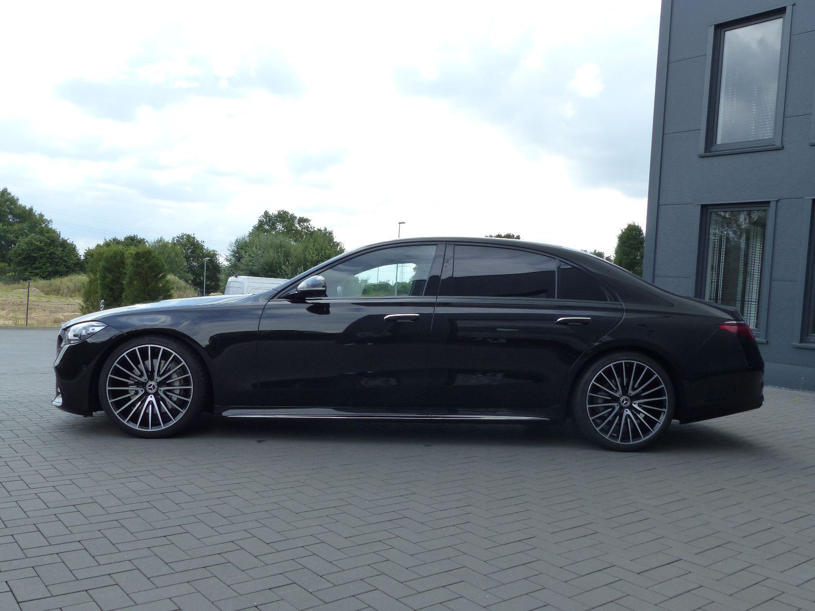 Fahrzeugabbildung Mercedes-Benz S 450 d 4Matic L AMG