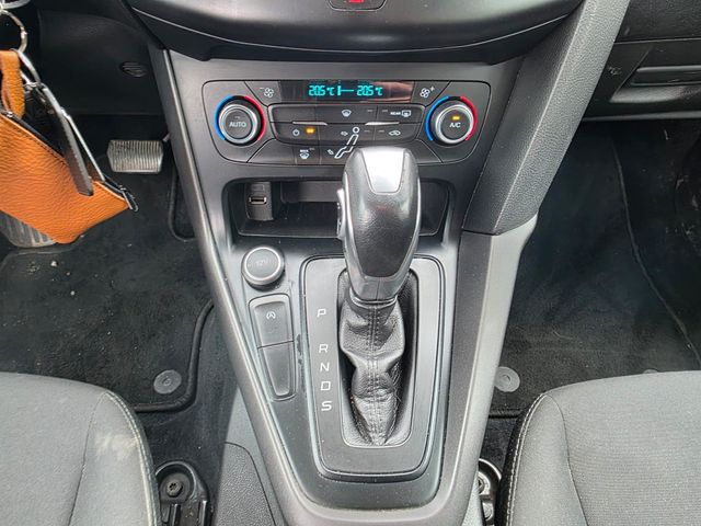 Ford Focus Tunier Buisness Automatik  TÜV 01.27