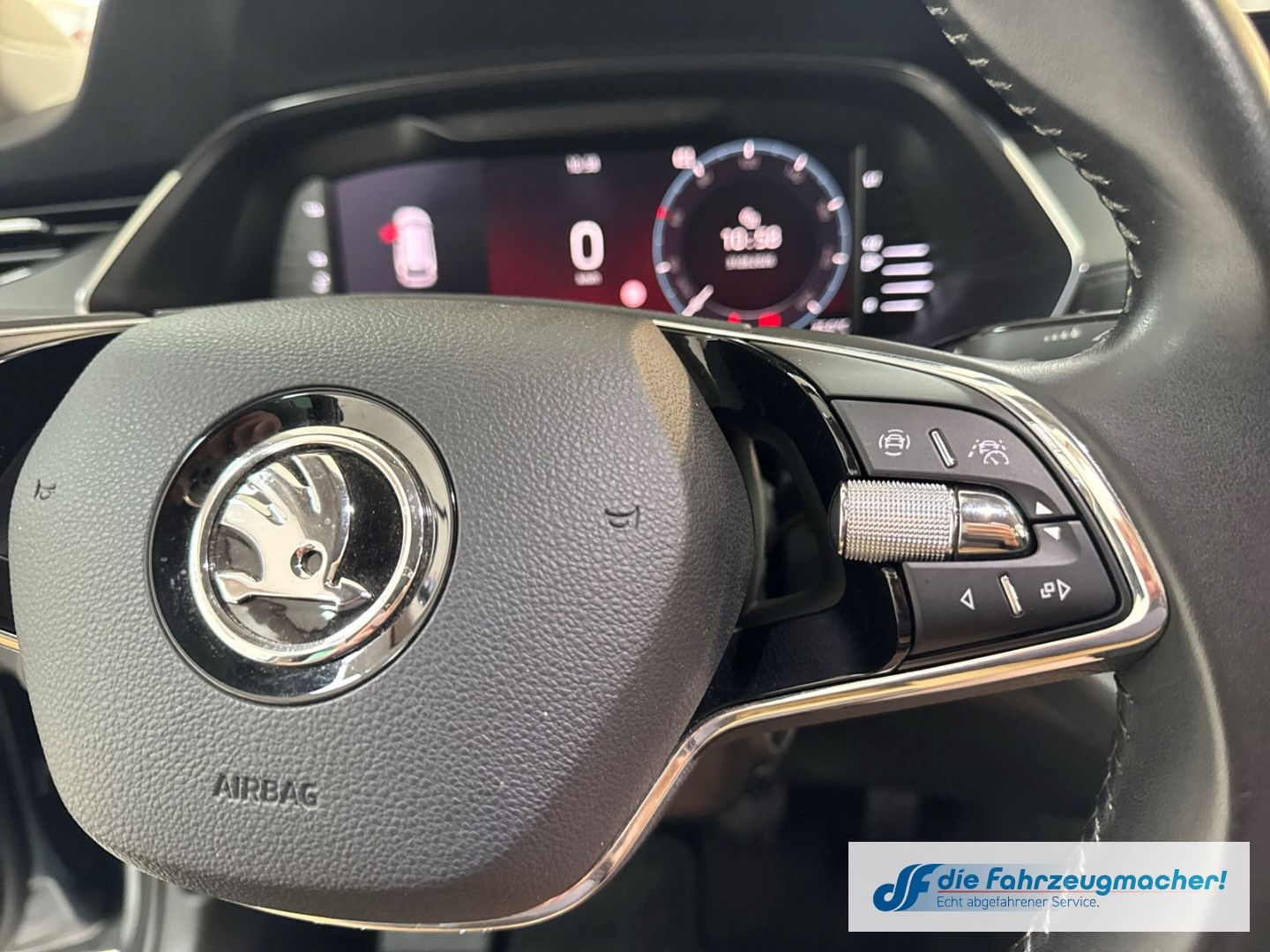 Fahrzeugabbildung SKODA Octavia Combi Clever Navi Digitales Cockpit LED
