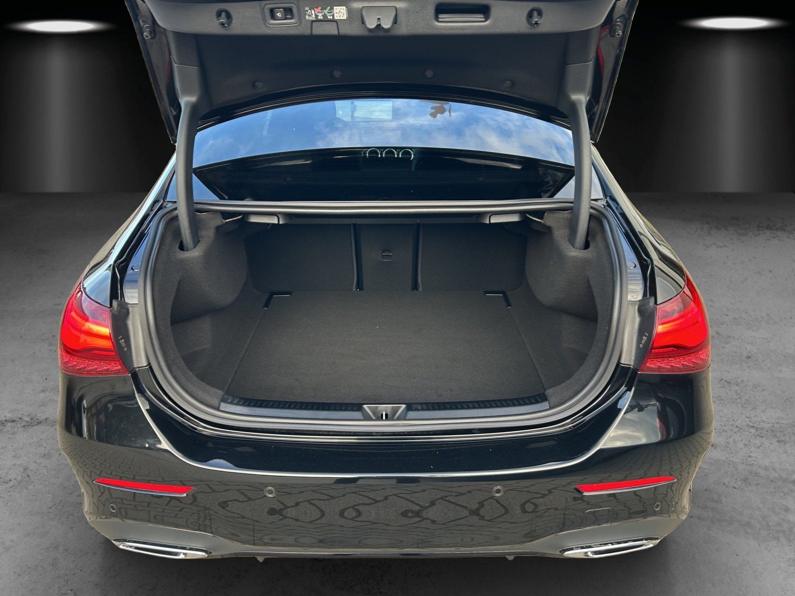Fahrzeugabbildung Mercedes-Benz A2204M Limo AMG Premiu+ DISTR Memo AHK Pano MLED