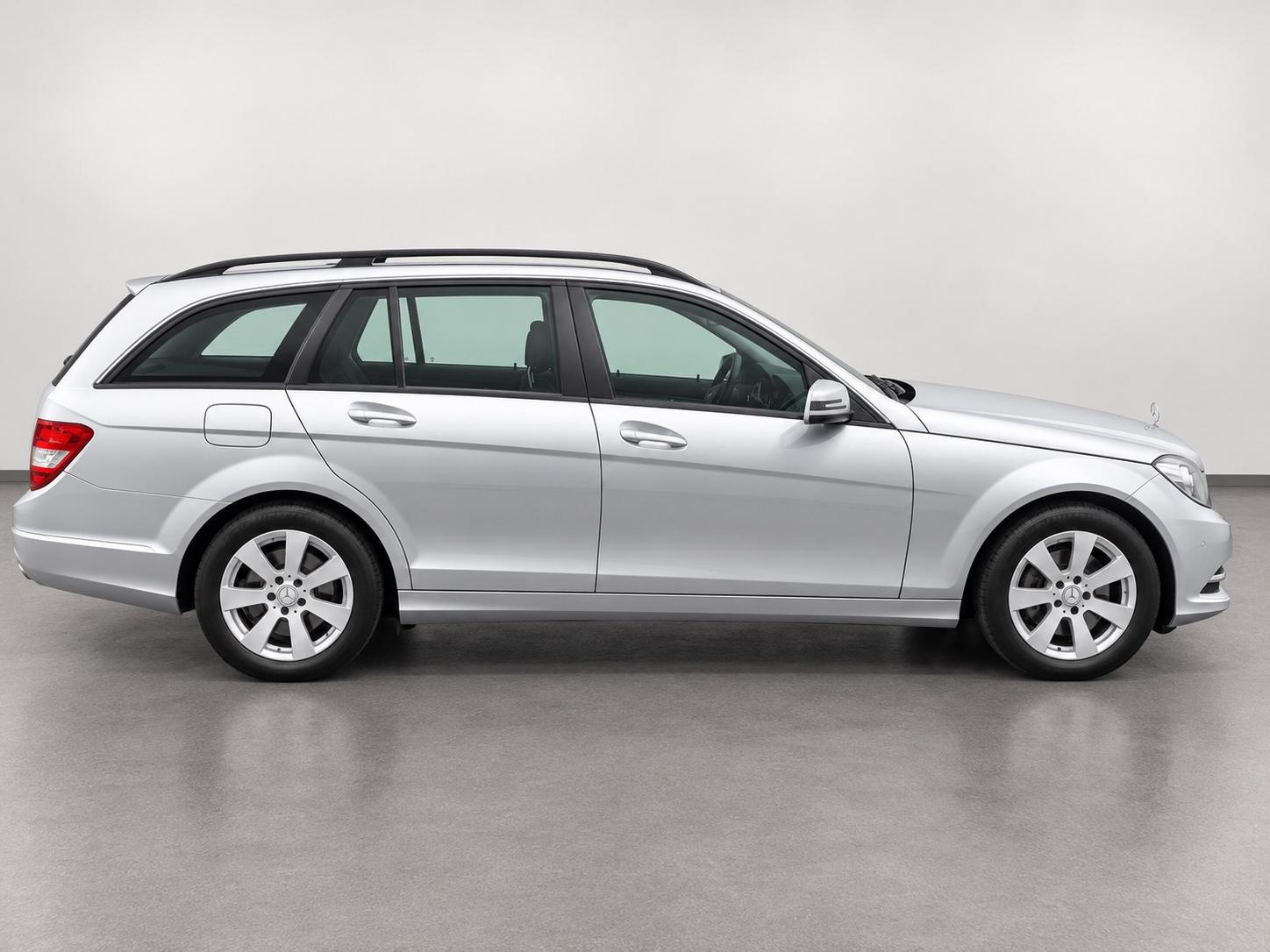 Mercedes-Benz C 180 CGI - AHK | NAVI | PTS | SHZ