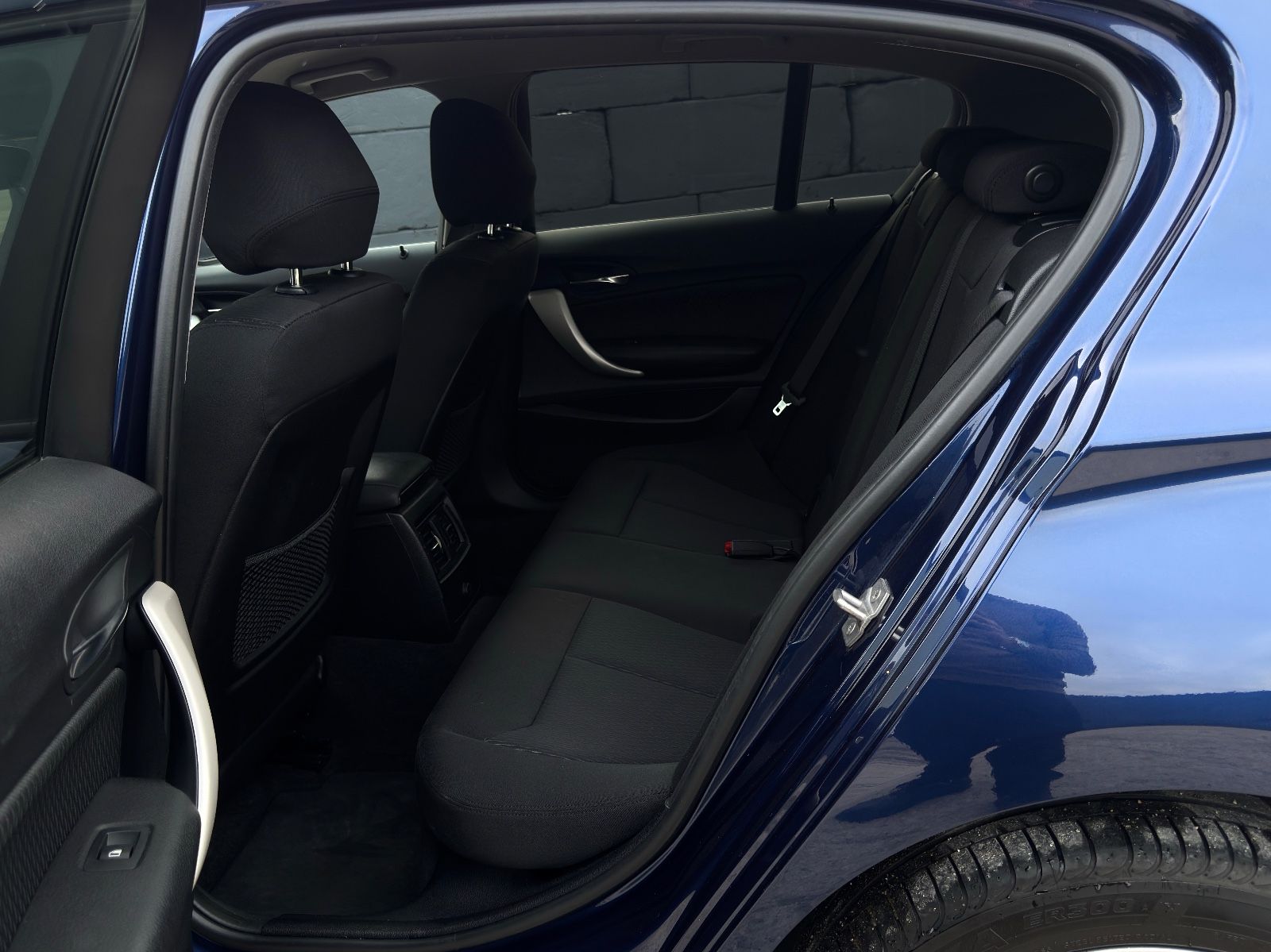 Fahrzeugabbildung BMW 118i Advantage SHZ PDC Temp. Lim. LED 2Z-Klima