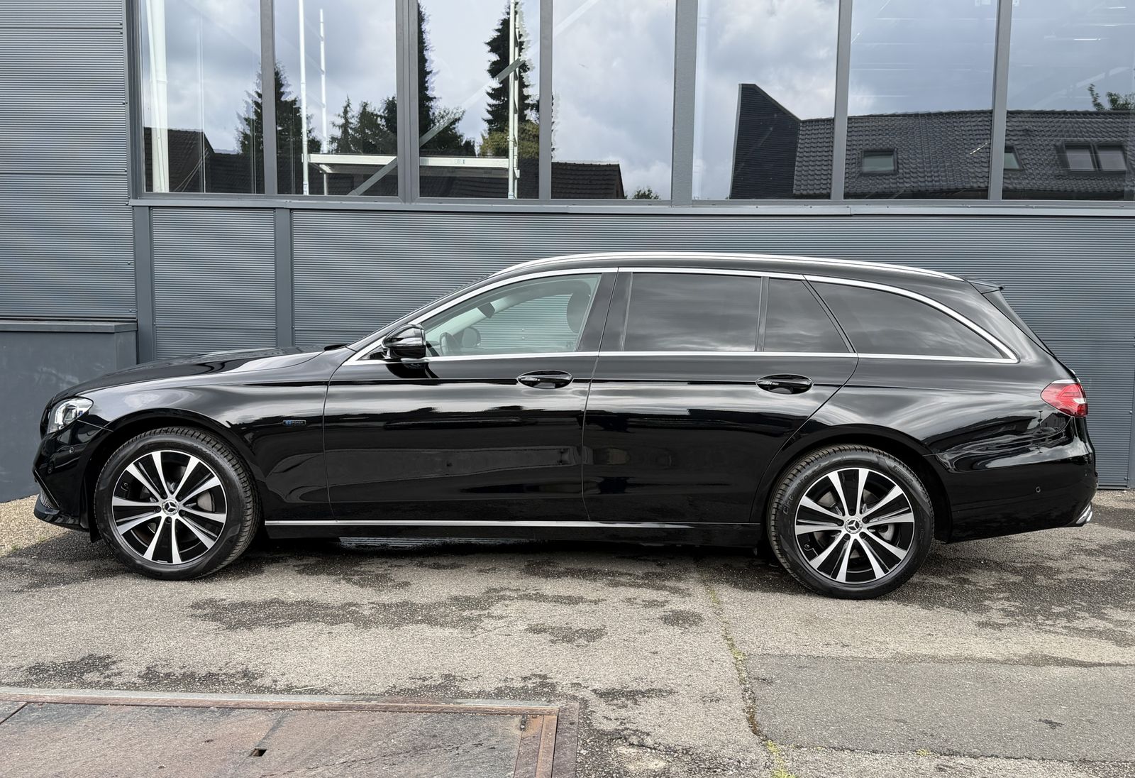 Mercedes-Benz E 300 e T Distr Multibeam LED SD Navi PDC foto 5