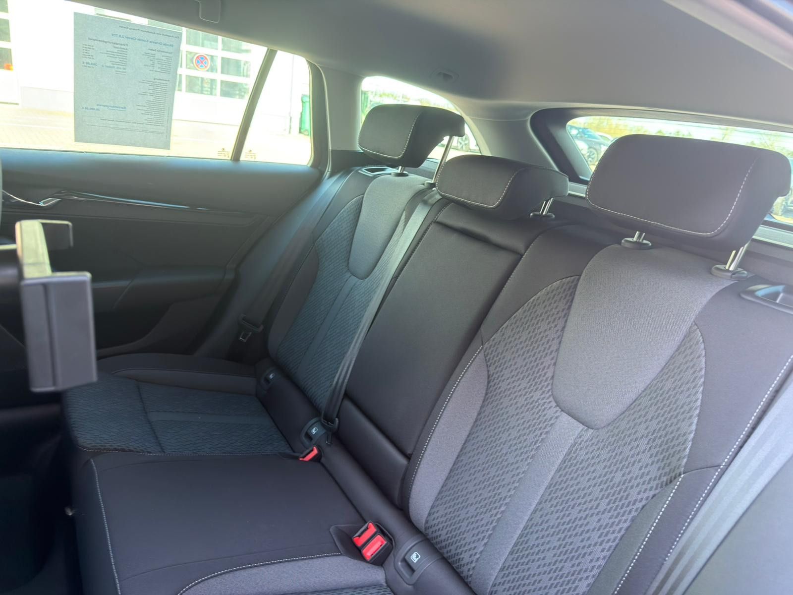 Fahrzeugabbildung SKODA Octavia Combi 2.0 TDI CLEVER *NAVI*ACC*KESSY*BT*