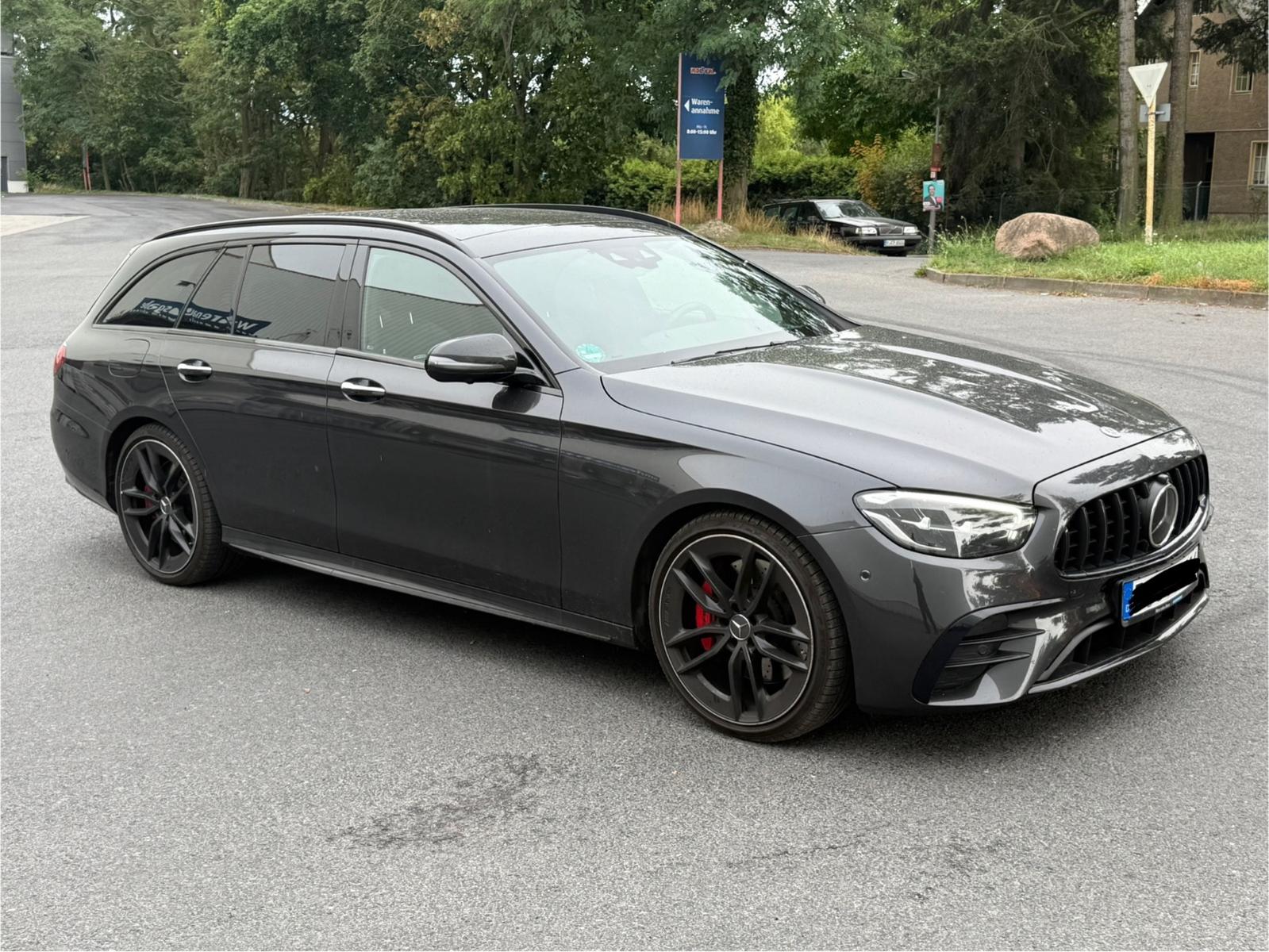 Mercedes-Benz E 53 AMG Mercedes-AMG E 53 4MATIC+ T PANO BURMES