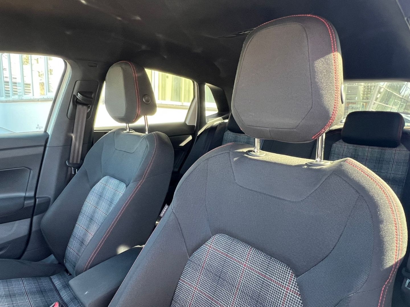 Polo GTI 2.0TSI DSG - NAV*IQ.DRIVE*BEATS*1HD!!!