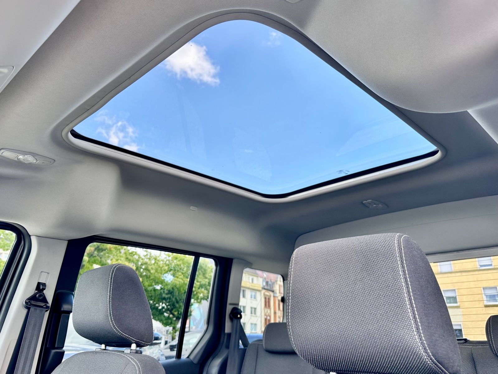 Fahrzeugabbildung Ford TOURNEO CONNECT TITANIUM*MOD.2016*