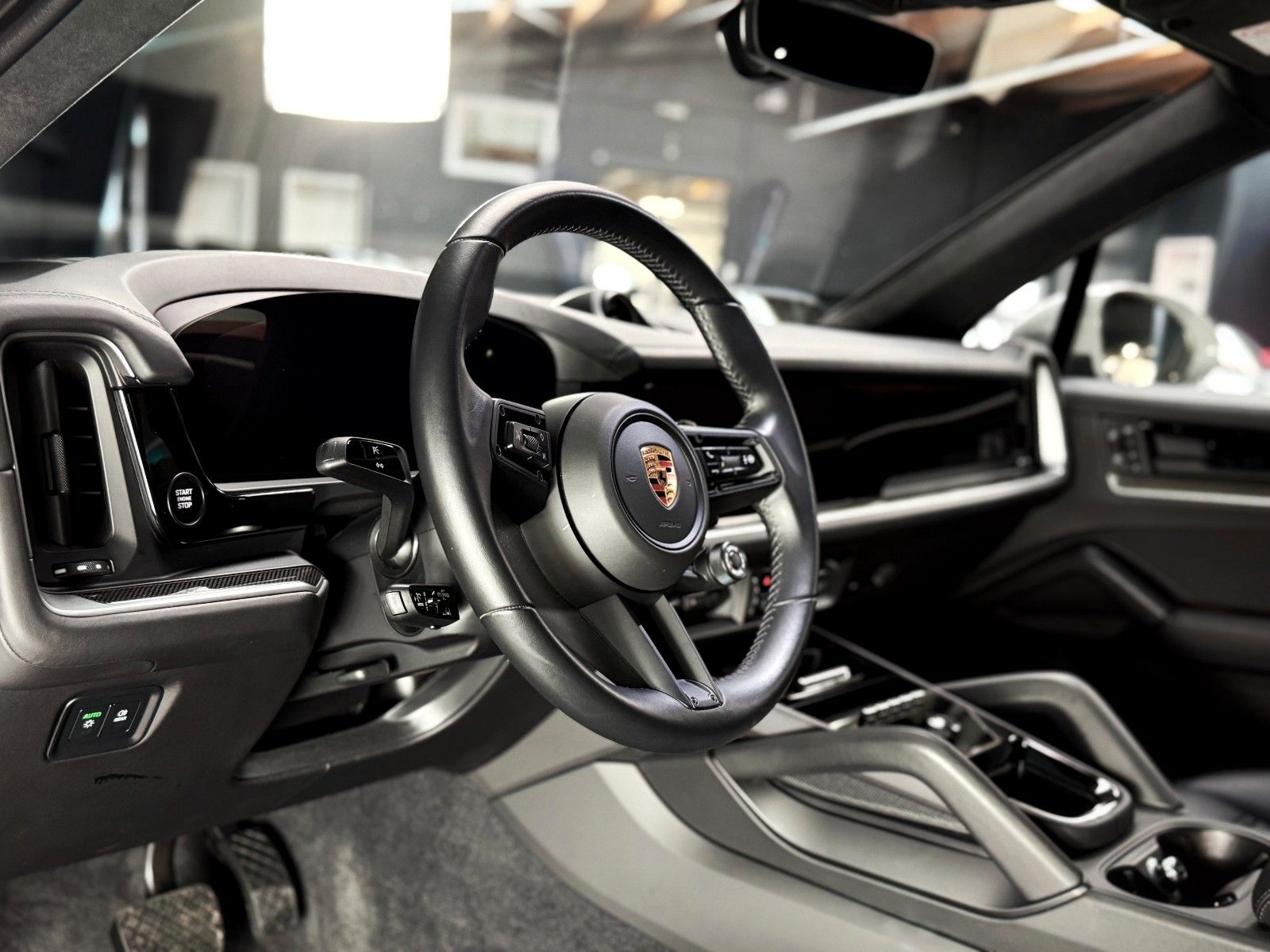 Fahrzeugabbildung Porsche Cayenne E-Hybrid + Vollaust. + Approved +Panoram