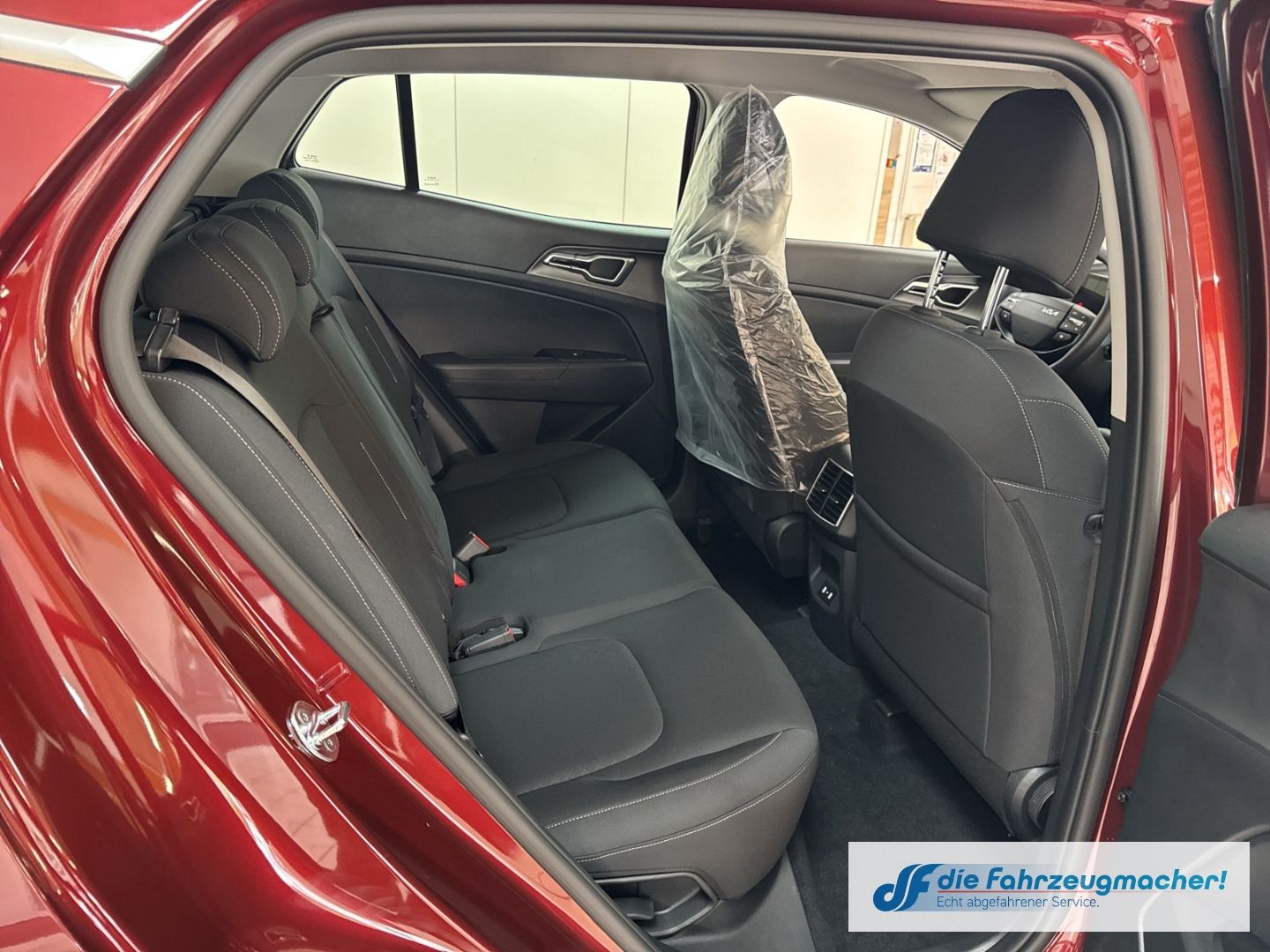 Fahrzeugabbildung Kia Sportage 1.6 T-GDI AWD 7DCT 2-Zonen-Klimaautomat