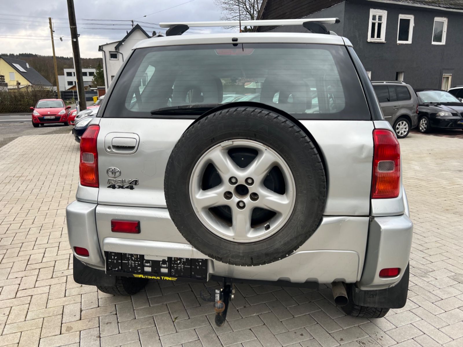 Fahrzeugabbildung Toyota RAV 4 2.0 4x4