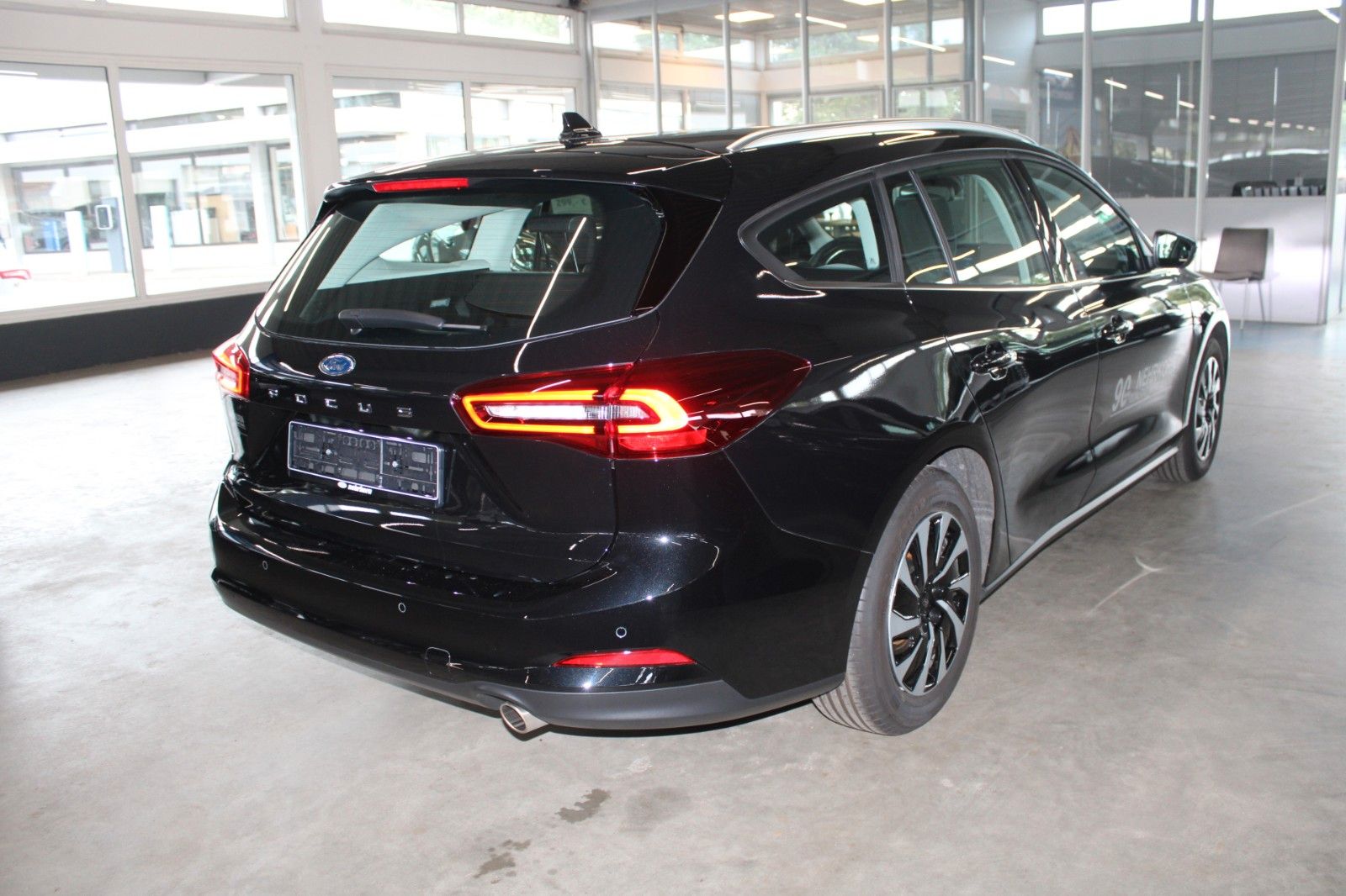 Fahrzeugabbildung Ford Focus MHEV Titanium Turnier LED NAVI WinterPaket