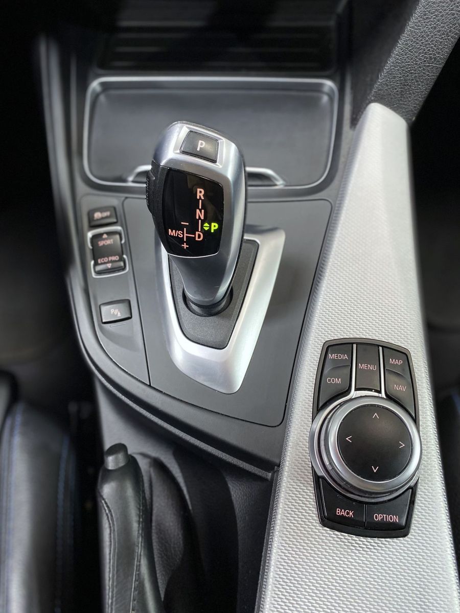 Fahrzeugabbildung BMW 318 d M Sport Shadow #LED#Leder#Tempomat#AHK#Nav