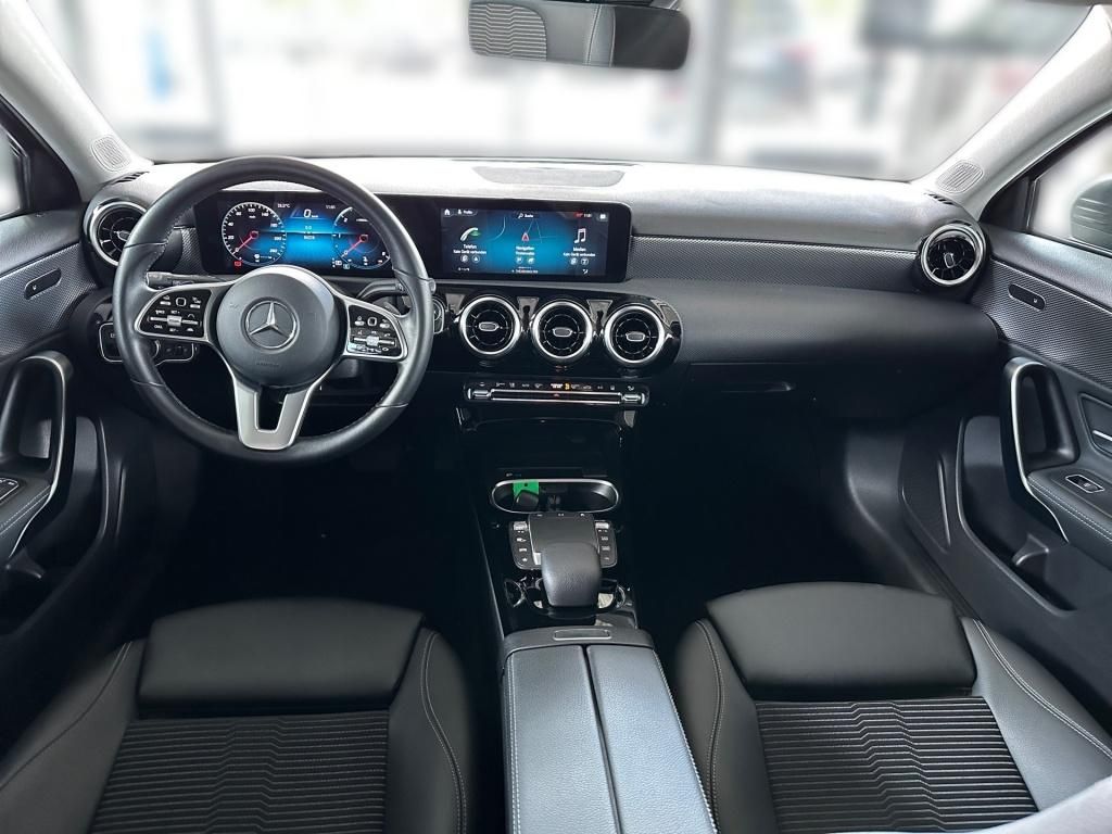 Fahrzeugabbildung Mercedes-Benz A 220 d Progressive Night Navi SDHZ KAM LED SHZ