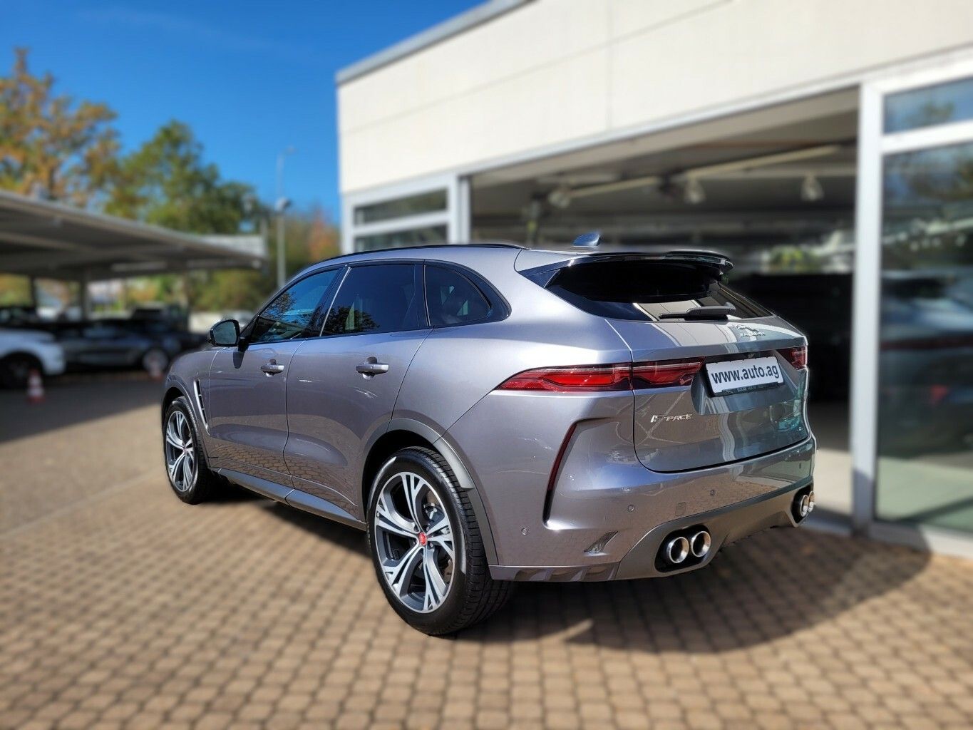 Jaguar F-Pace P550 SVR AWD*Vollleder*GARANTIE2028* imagem 3
