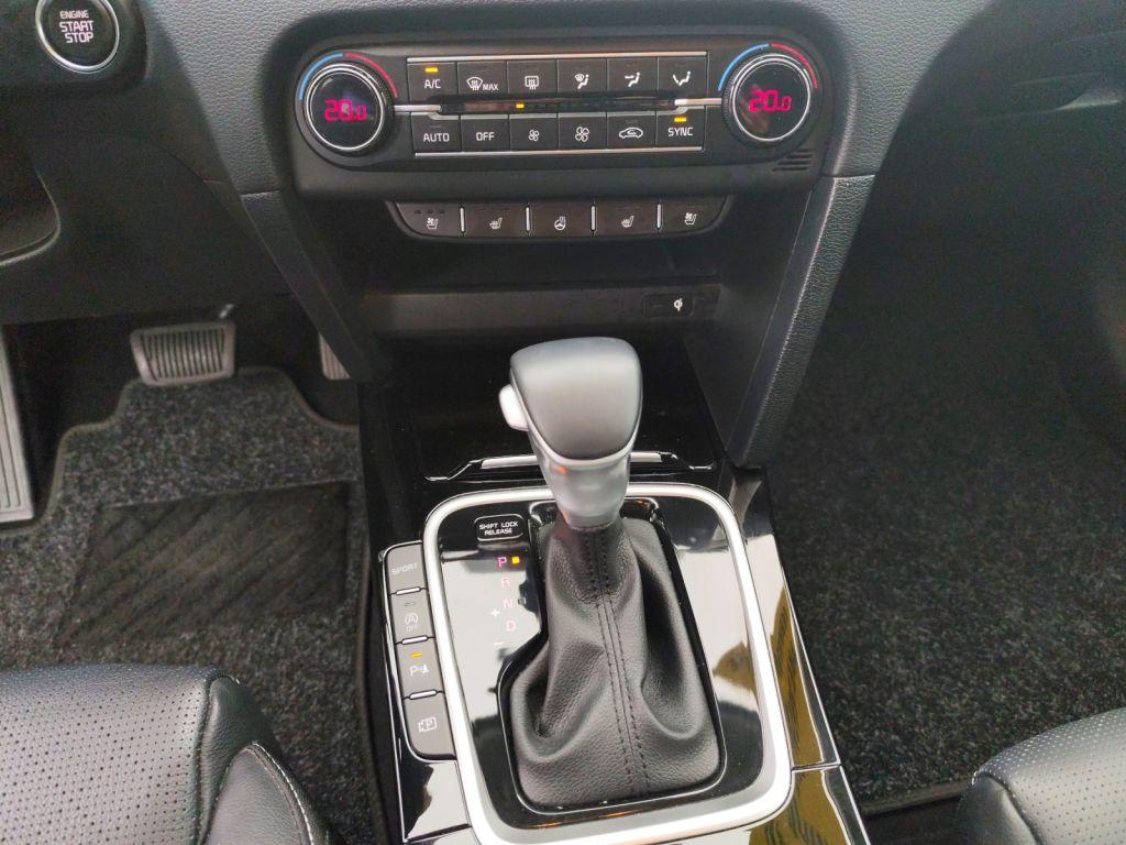 Kia Ceed SW 1.5T AT Platinum Leder
