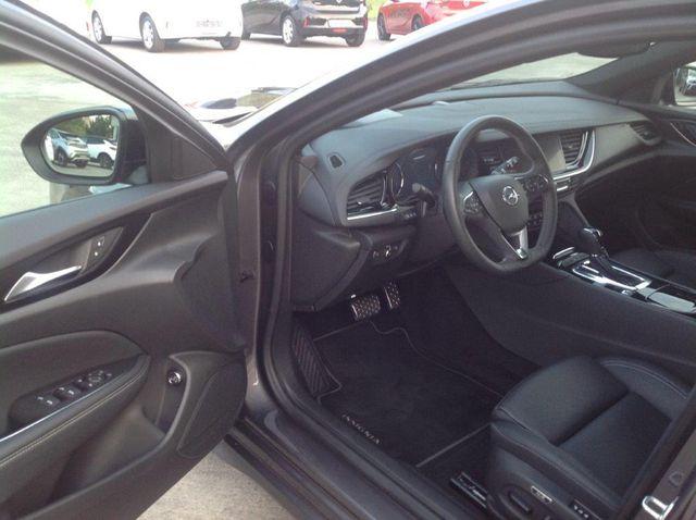 Opel INSIGNIA B Sports Tourer 2.0 CDTi AT Ultimate Na