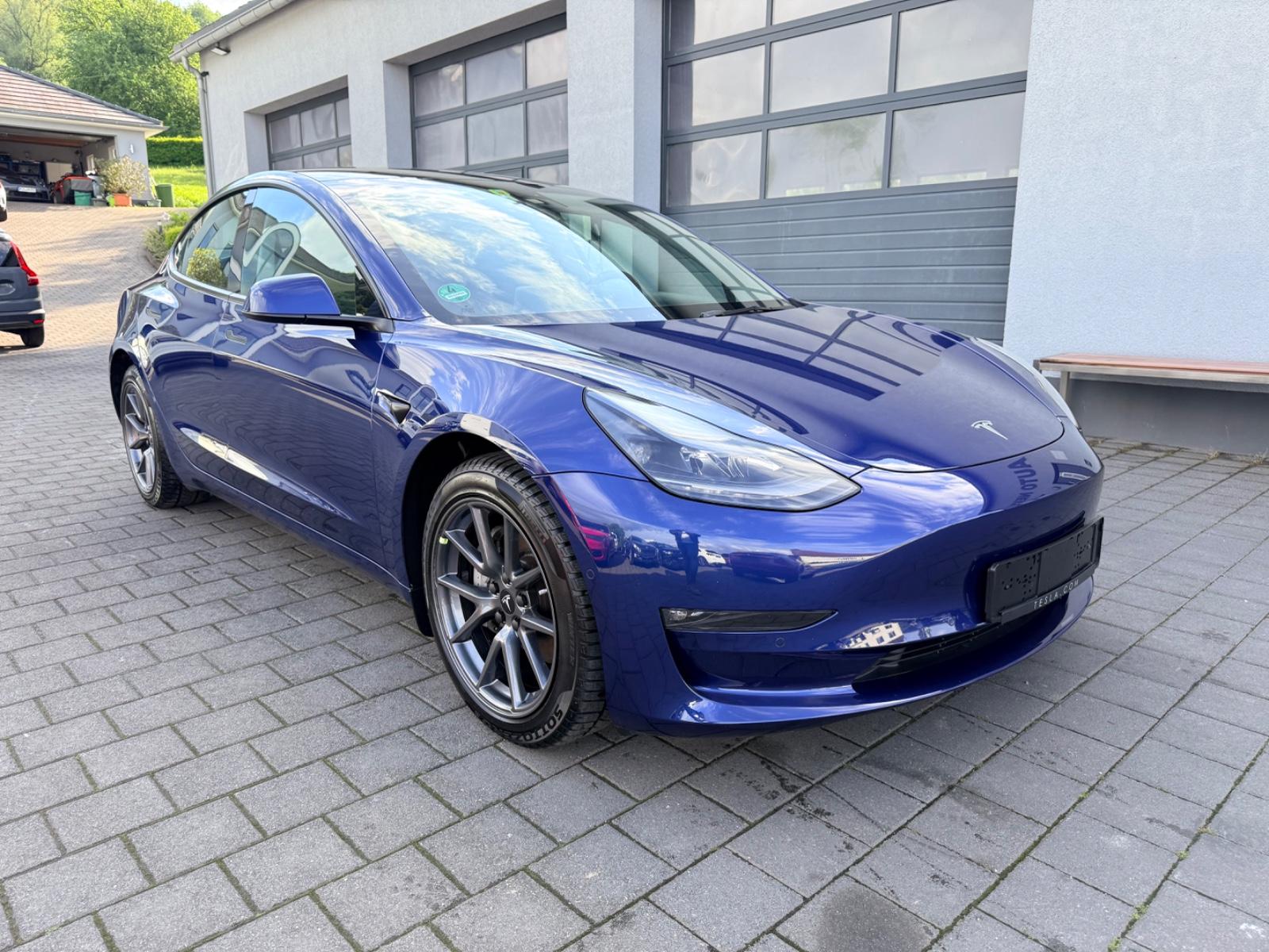 Tesla Model 3 Long Range | AWD | *AHK* | *EAP* | Blue