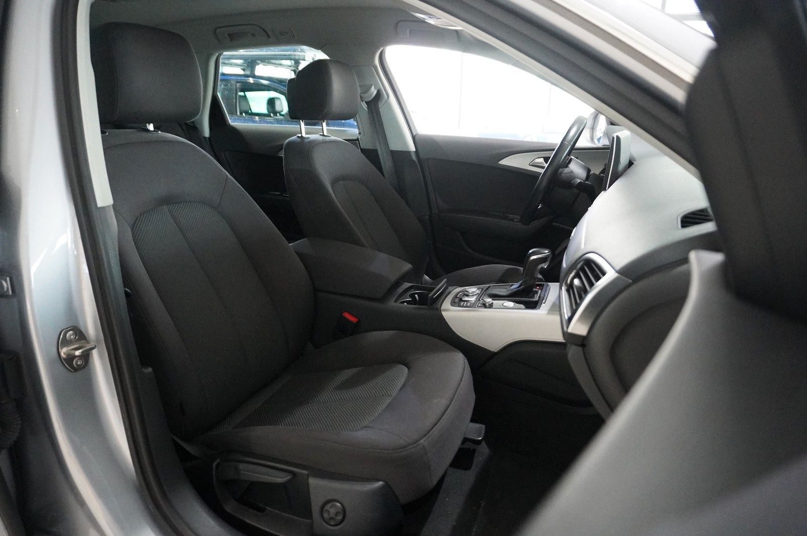 Fahrzeugabbildung Audi A6 Avant 2.0 TFSI QUATTRO NAVI/LED/KAMERA/SH/TÜV