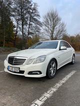 Mercedes-Benz E 350 CGI BlueEFFICIENCY AVANTGARDE AVANTGARDE - Mercedes-Benz E 350 in Bielefeld