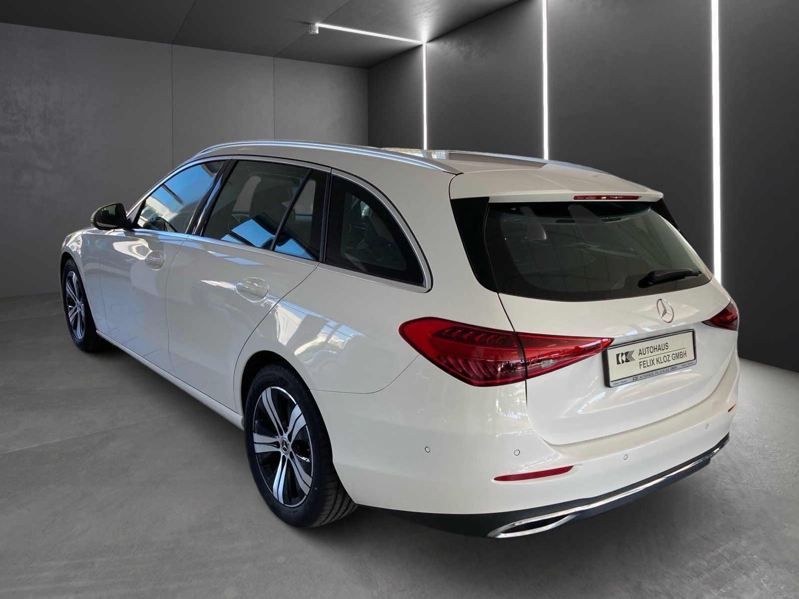 Fahrzeugabbildung Mercedes-Benz C 200 T Avantgarde*Distronic*HUD*Totwin*LED*Kam*
