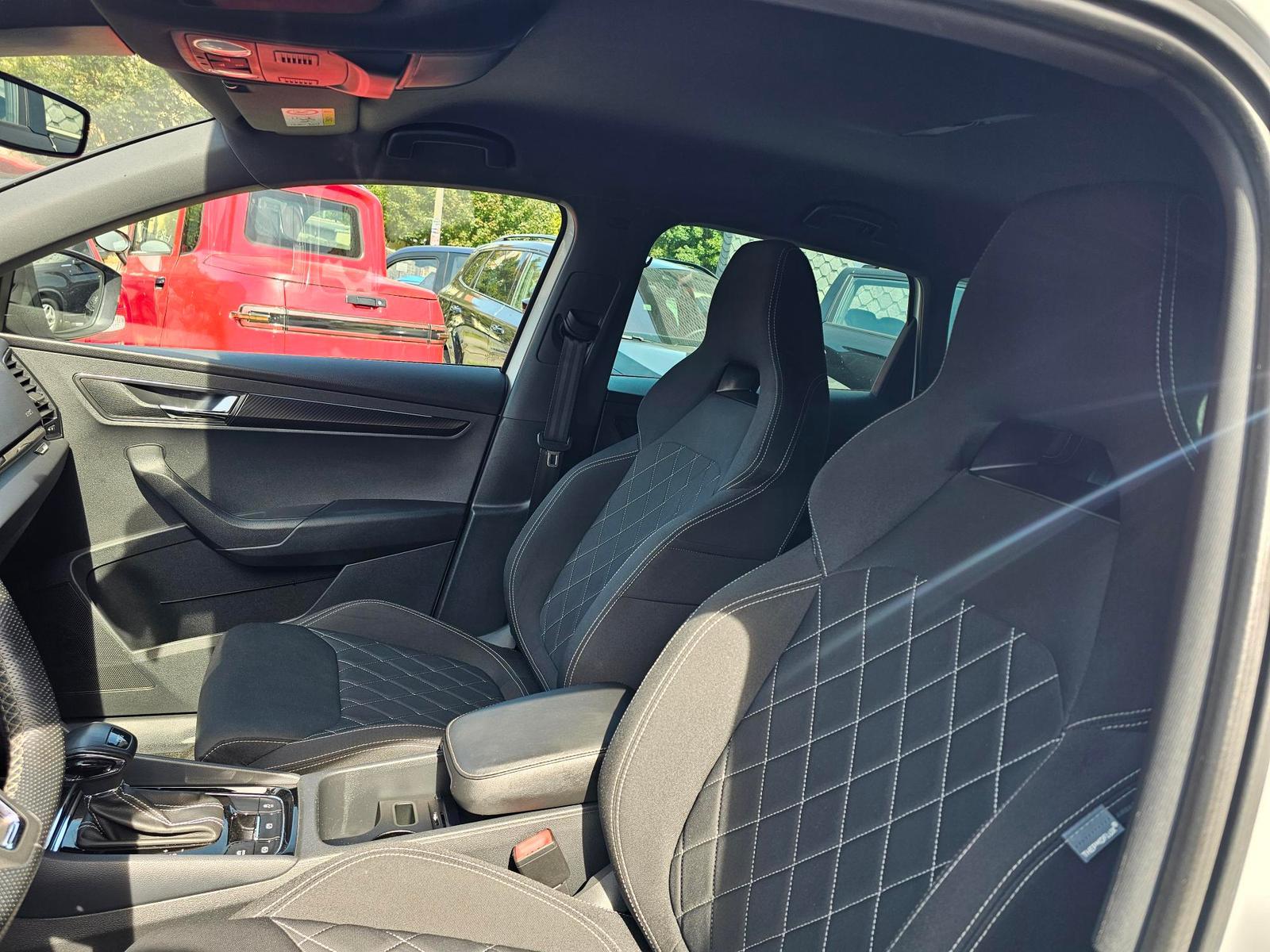 Skoda Karoq 1.5 TSI DSG Sportline+NAVI+ACC+eKLAPPE+AHK