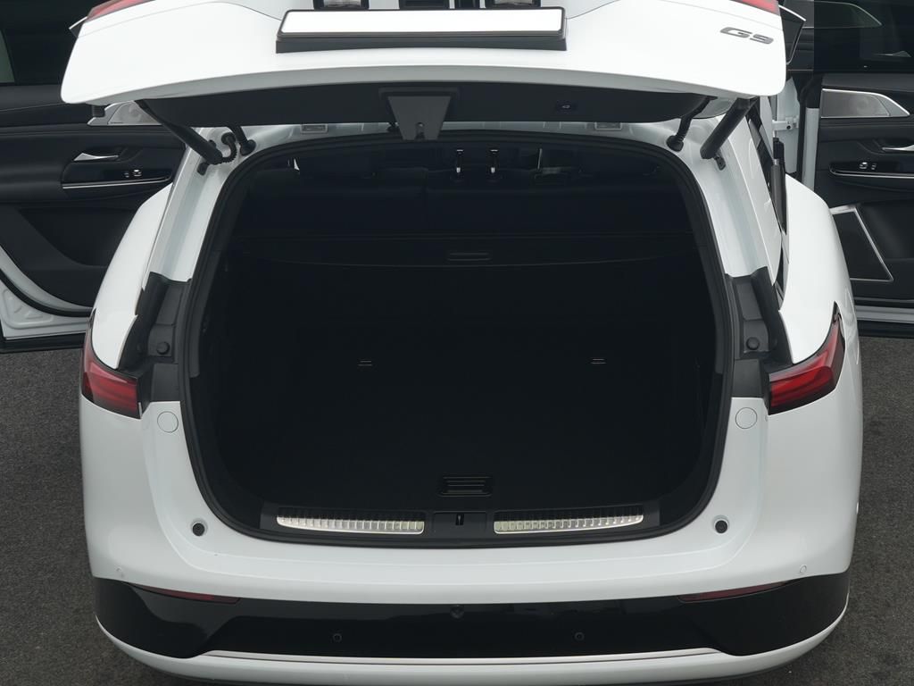 XPENG G9