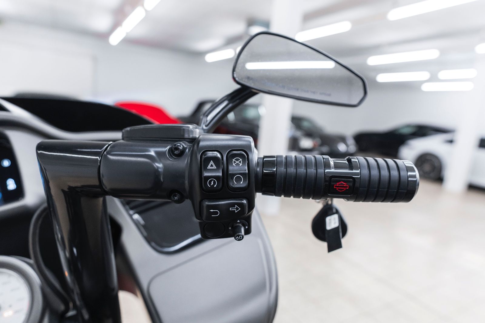 Fahrzeugabbildung Harley-Davidson FLTRX TOURING ROAD GLIDE