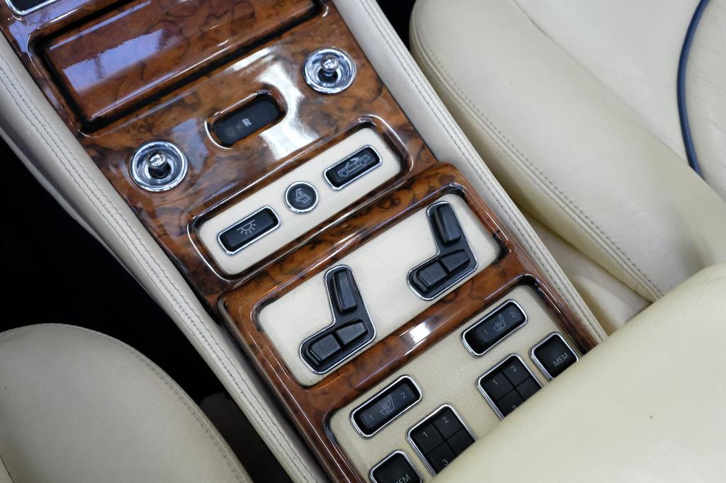 Rolls-Royce Corniche