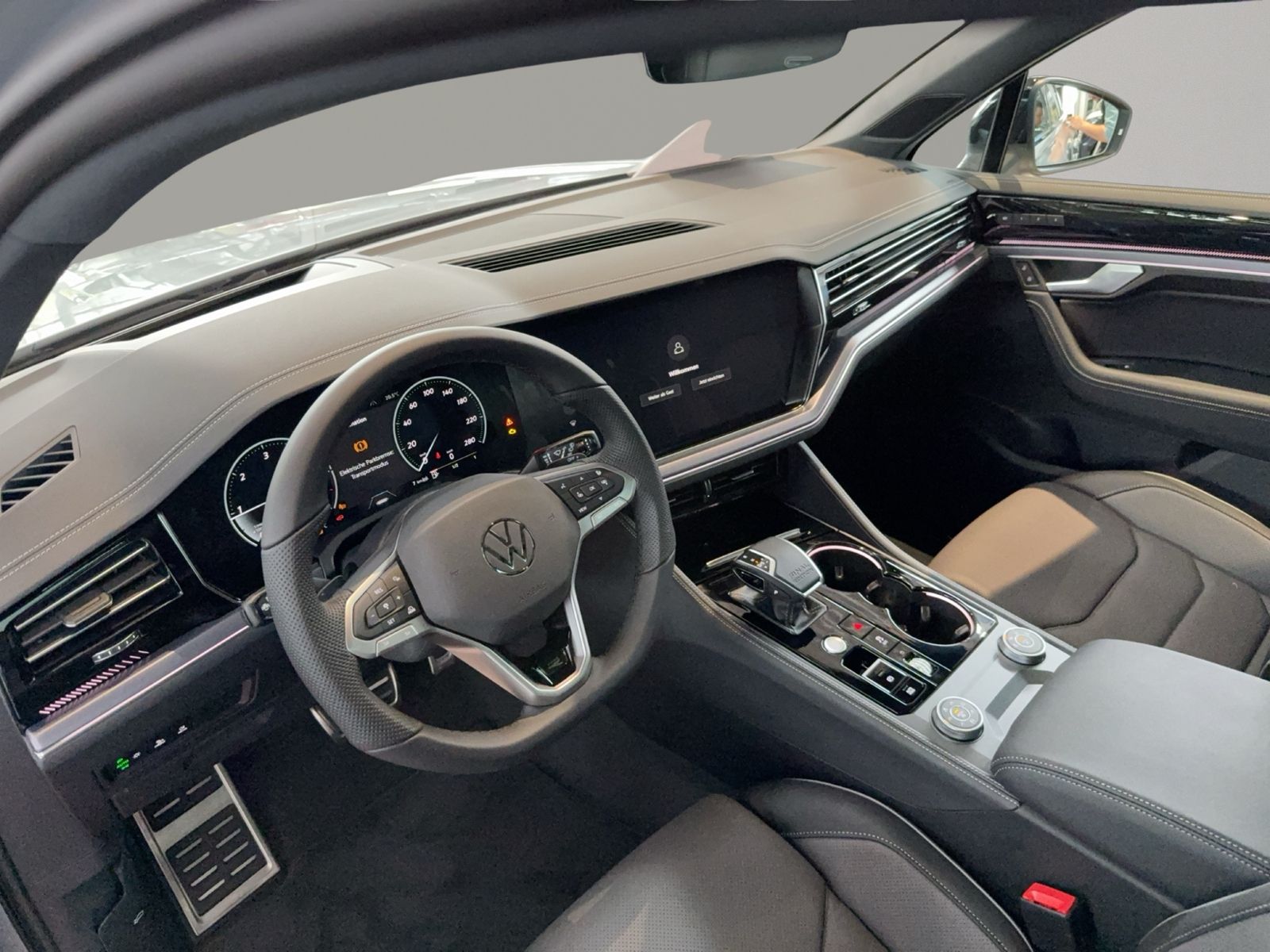 Touareg 3.0 TDI R-Line FINAL EDITION, Pano, AHK,