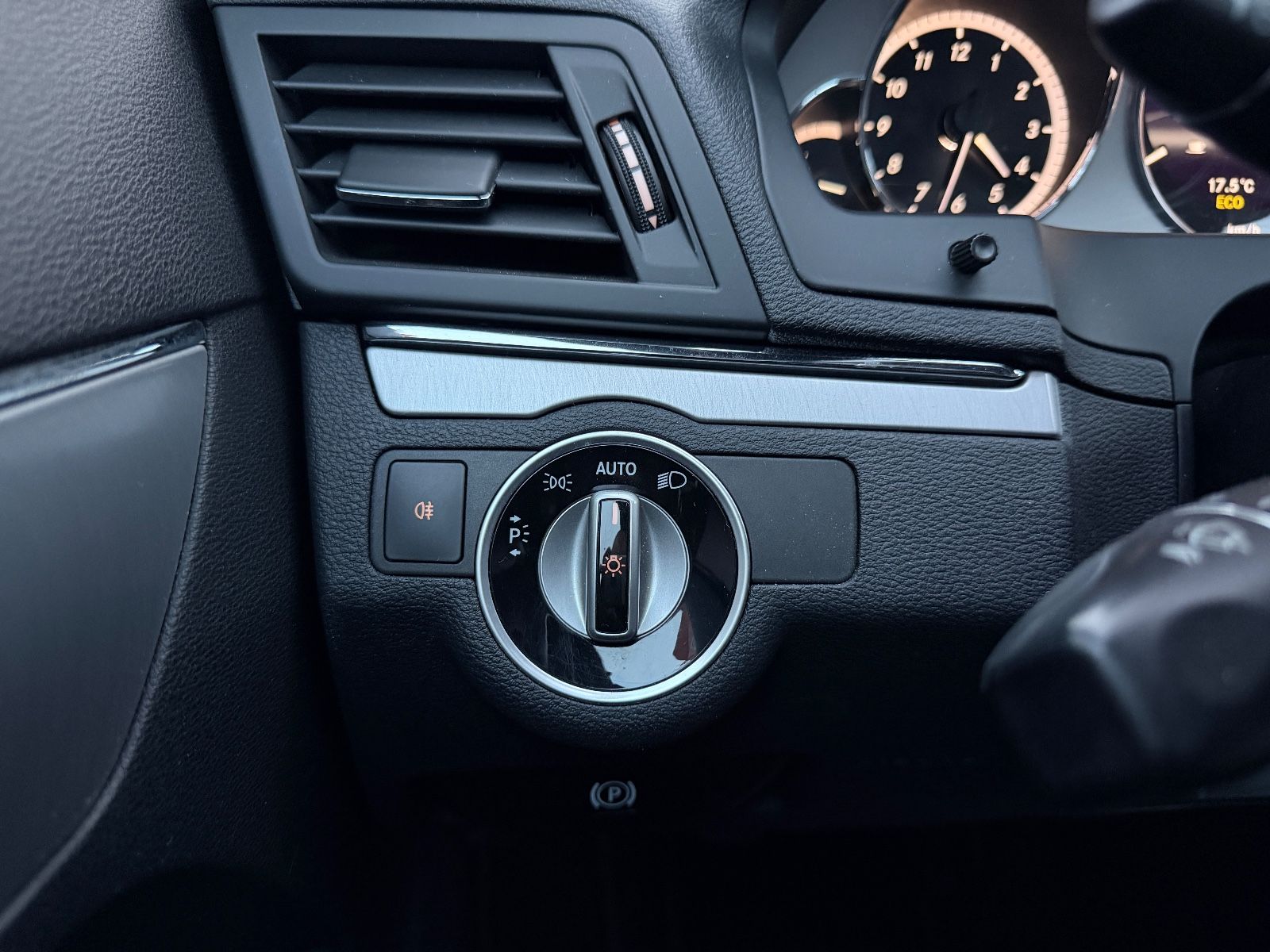 Fahrzeugabbildung Mercedes-Benz E 220 CDI Cabrio AIRSCARF*BIXENON*HARMANKARDON