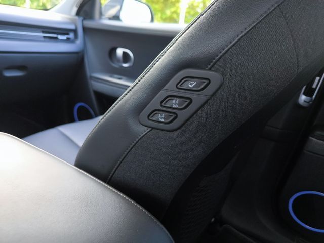 Fahrzeugabbildung Hyundai IONIQ 5 Uniq WERKSGA+MEMO+NAVI+LED SHZ+RELAX+360