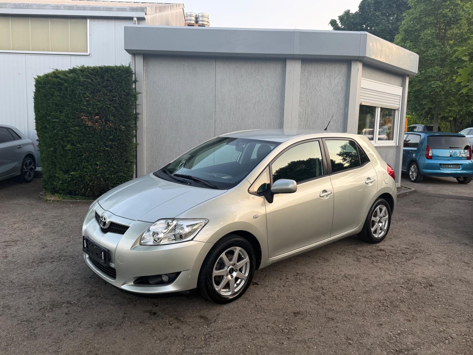 Toyota Auris 1.6 VVT-i Sol