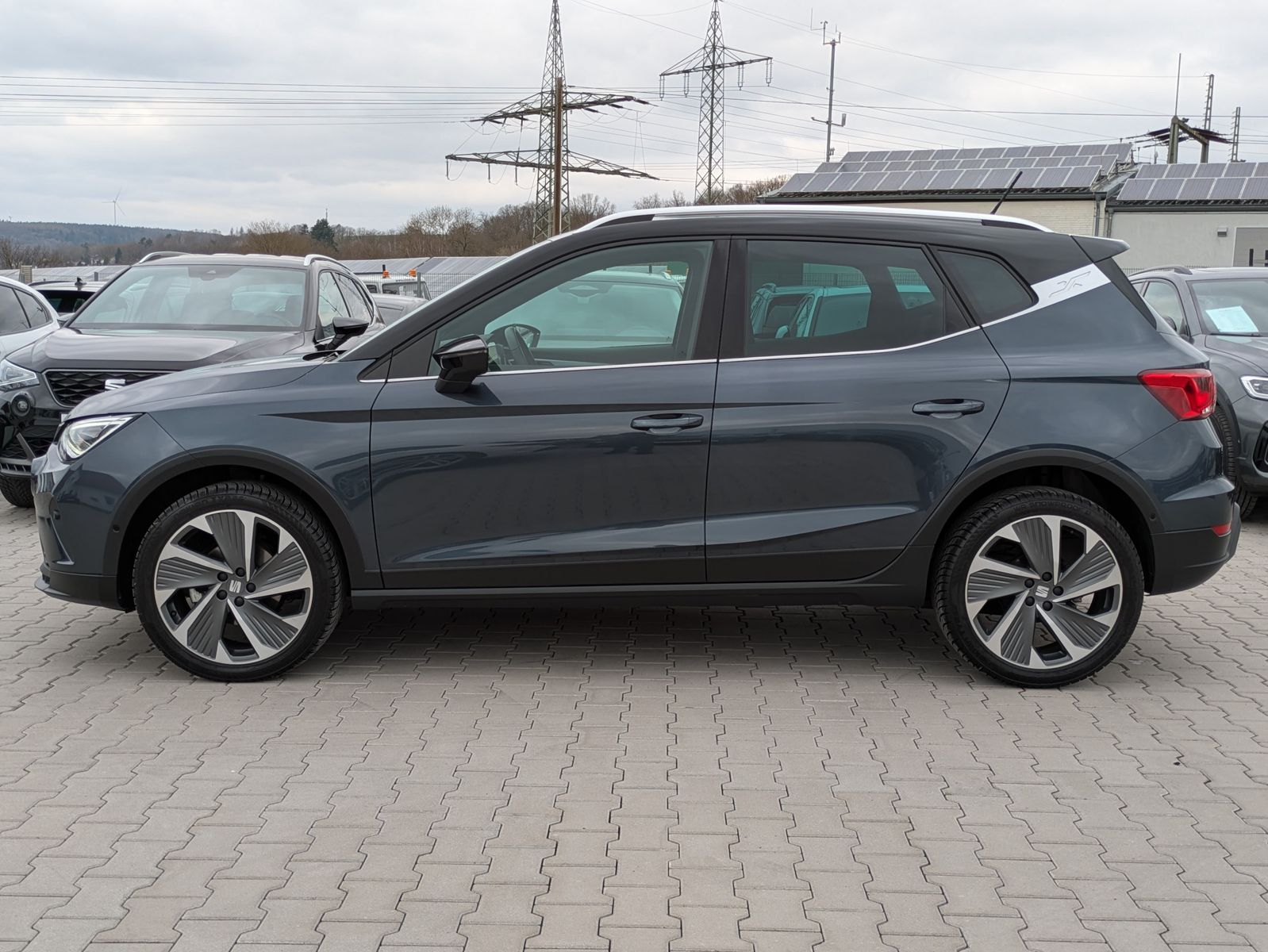 Fahrzeugabbildung SEAT Arona 1.5 TSI FR DSG AHK*ACC*LED*APP*DAB*KAMERA