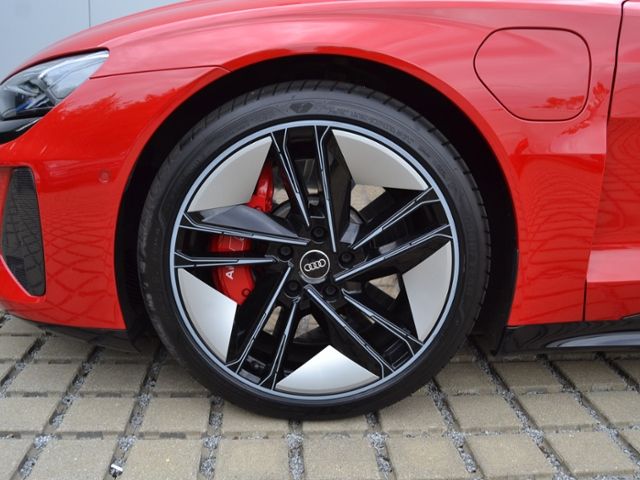 RS e-tron GT quattro NP:177.228/CARBON/LUFT/21-Z